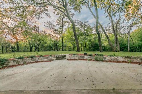 5841 Forest River Dr, Fort Worth, TX 76112-1056