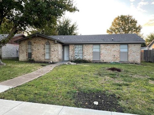 902 Oates Rd, Garland TX  75043-2607 exterior