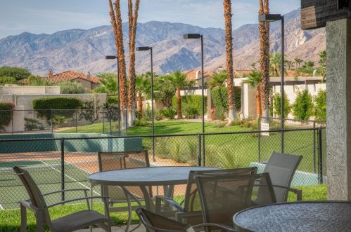 420 Hermosa Dr, Palm Springs, CA 92262-0725