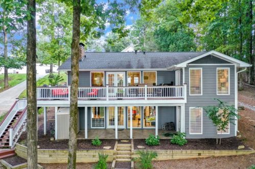 270 Longview Dr, Dawsonville, GA 30534-7356