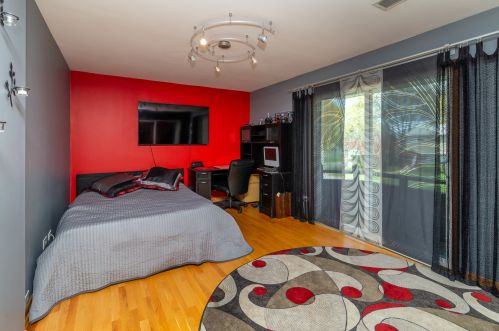 8316 Elmore St, Niles IL 60714-1943 exterior