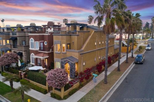 700 Tremont St, Oceanside, CA 92054-2146