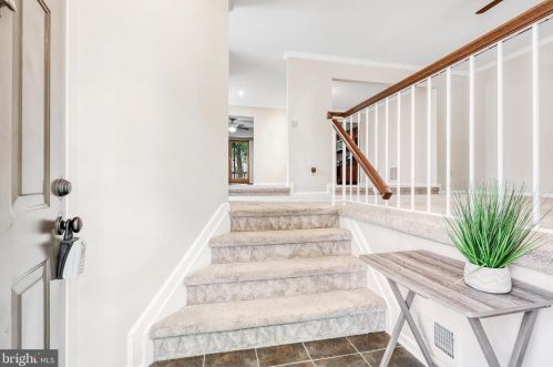 7218 Gentian Ct, Springfield VA  22152-3847 exterior