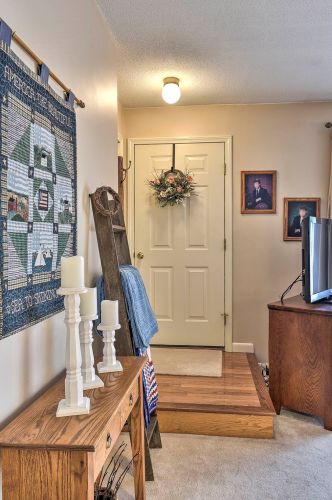 56 Old Stage Rd, Hinsdale, NH 03451-2308