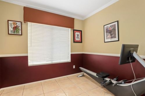 12595 Orangeblossom Ln, Riverside CA  92503-7058 exterior