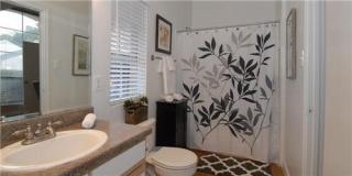 2530 Yorktown St, Houston TX  77056-4810 exterior