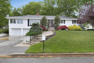 142 Valley Rd, Wall Township, NJ 07753-5882