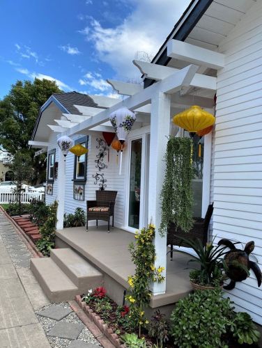 1020 Hickory St, Santa Ana CA  92701-6004 exterior