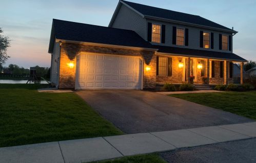 1329 Arneita St, Sycamore IL  60178-1159 exterior