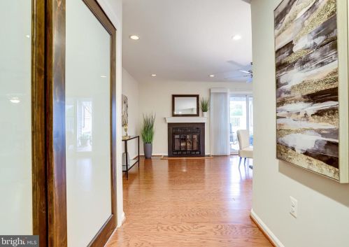 4537 28th Rd, Arlington, VA 22206-3373