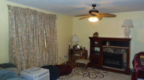 103 Robertson Dr, Log Cabin, TX 75148-9355