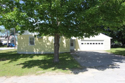 71 Dumont Ave, Lewiston, ME 04240-6141