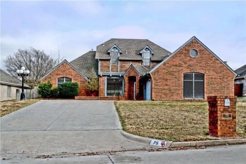75 Crown Pt, Shawnee, OK 74804-3245