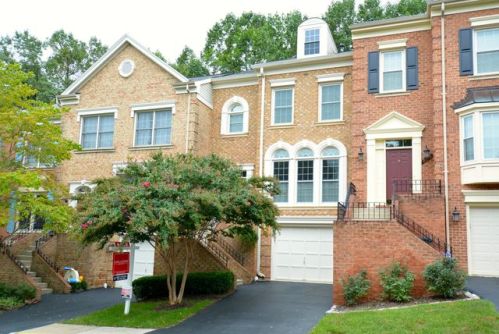 8020 Tanworth Ct, Springfield, VA 22152-3657