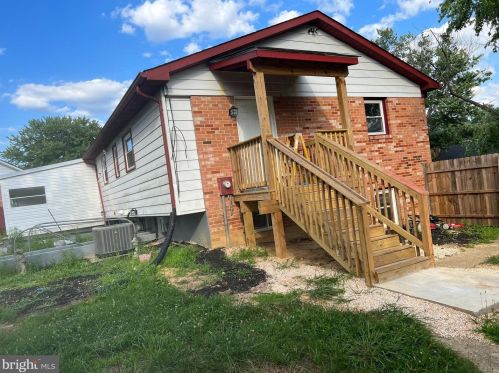 14618 Aurora Dr, Woodbridge, VA 22193-1232