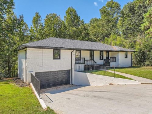 2045 Old Concord Dr, Porterdale, GA 30016-1732