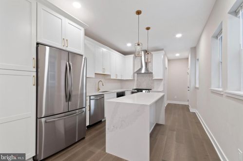 5714 16th St, Philadelphia, PA 19141-1702