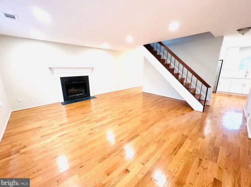 13520 Tranquility Ct, Herndon, VA 20171-4001