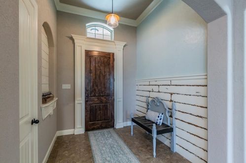 11008 Owl Creek Dr, Fort Worth, TX 76179-6830