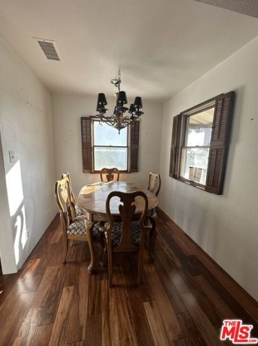 625 Ellis Ave, Inglewood, CA 90302-1004