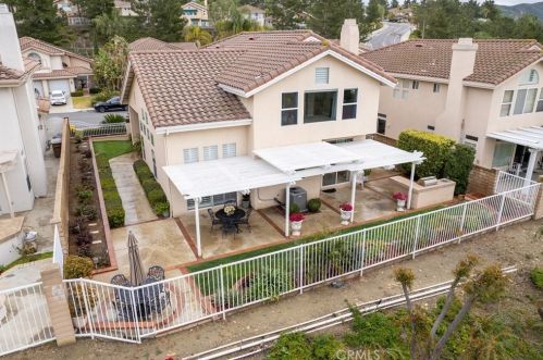 405 Laureltree Dr, Anaheim CA  92808-1648 exterior