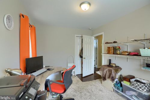 1501 Robert Rd, Lancaster PA  17601-5632 exterior