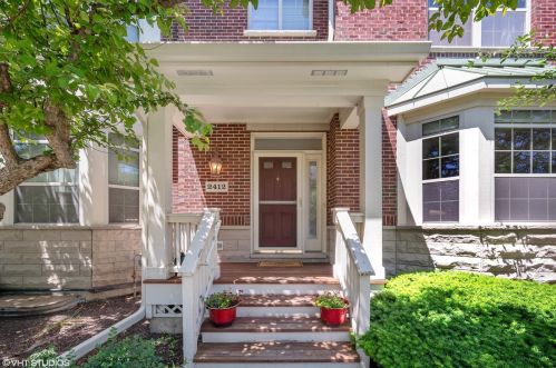2412 Violet St, Glenview, IL 60026-8032