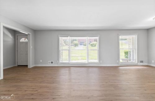 2916 Handy Dr, Atlanta GA  30318-7239 exterior