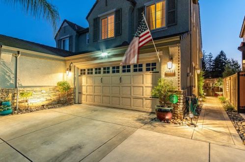 8809 Daffodil Pl, Gilroy, CA 95020-7563