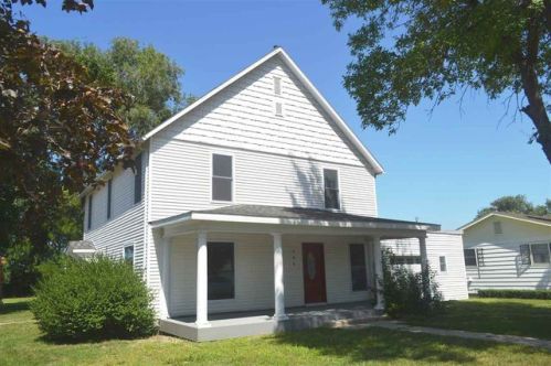 104 15th St, Cozad, NE 69130-1517