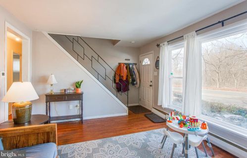 7504 Henry Ave, Philadelphia, PA 19128-3101