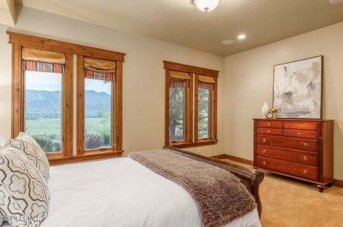 5872 Mtn Rnch Dr, Park City UT 84098-6177 exterior