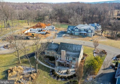 12 Briar Mountain Dr, Shepherdstown, WV 25443