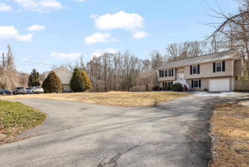 54 Pine Hill Ave, Providence, RI 02919-1451