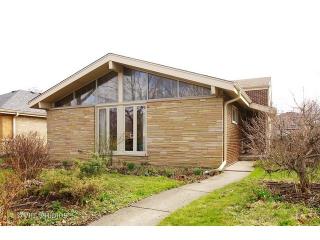 8625 Avers Ave, Skokie, IL 60076-2201