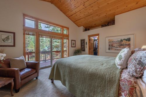 13963 Copenhagen Dr, Truckee CA  96161-6633 exterior