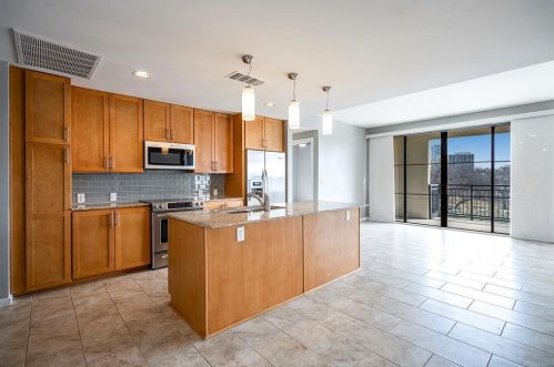 2401 7th St, Fort Worth, TX 76107-2309