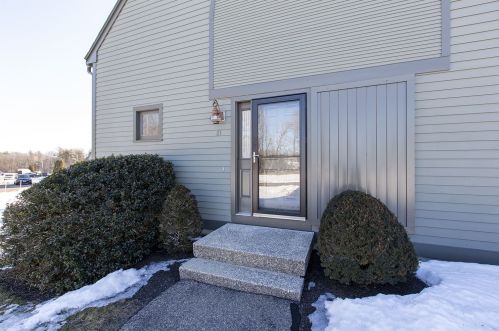 81 Montrose Dr, Stratham, NH 03885-2400