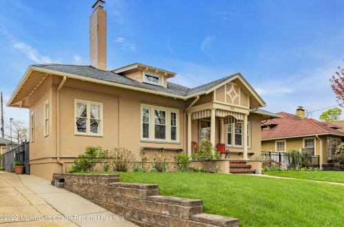 1326 Locust Dr, Tinton Falls, NJ 07712-4913