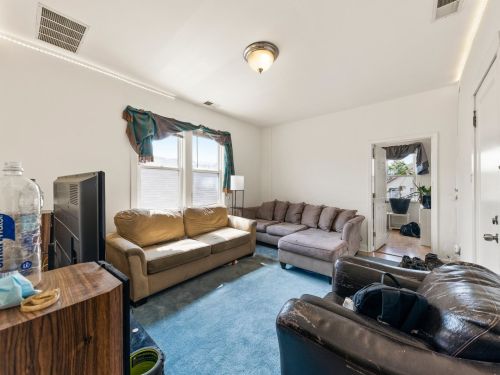 2815 Short St, Chicago, IL 60608-5421