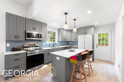 1666 Connally Dr, Atlanta GA  30344-1166 exterior