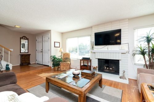 28 Goldenbush, Irvine, CA 92604-2839