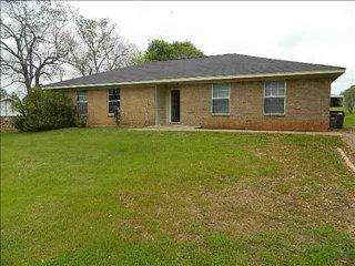 1740 Chaparral St, Tatum, TX 75691-1746