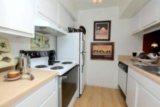 2815 Greenridge Dr, Houston TX  77057-5450 exterior