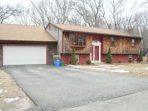 14 Paradise Ln, Providence, RI 02919-2872