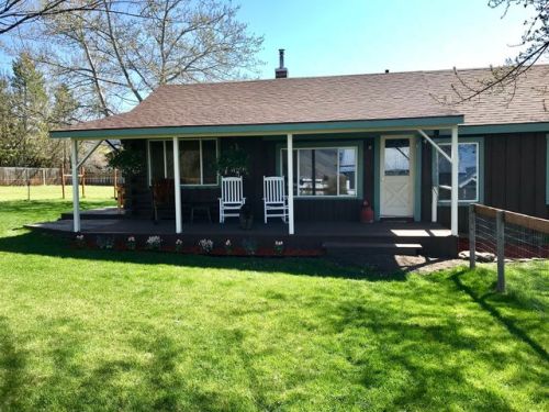 701 Ash St, Cove, OR 97824-8707
