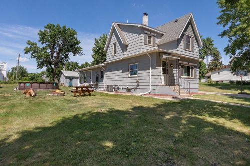 104 3rd St, Buffalo Lake, MN 55314-1068