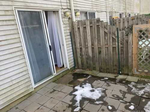 10 Hawthorne Ave, Derby CT  06418-1135 exterior