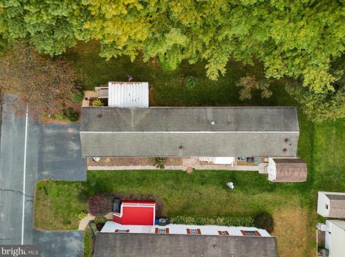 208 Saddleford Ct, Lancaster PA  17603-2188 exterior