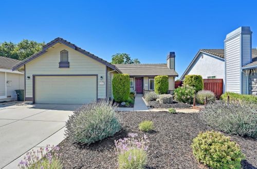 135 Berkshire Dr, Morgan Hill, CA 95037-3045